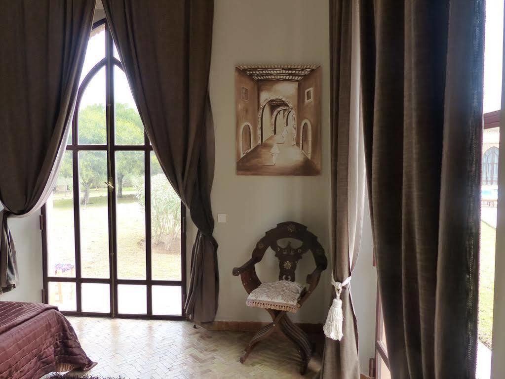 ホテル Le Cazar El Ain エクステリア 写真